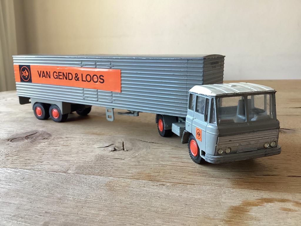 Lion Car DAF 2600-serie trekker + Eurotrailer Van Gend&Loos, Ophalen of Verzenden, Gebruikt, Bus of Vrachtwagen, Lion Toys