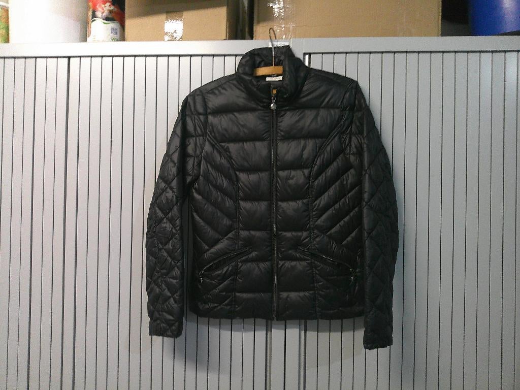Leuk zwart kleurig dons jack, Kleding | Dames, Jassen | Zomer, Ophalen of Verzenden, Zo goed als nieuw, Maat 36 (S), Zwart
