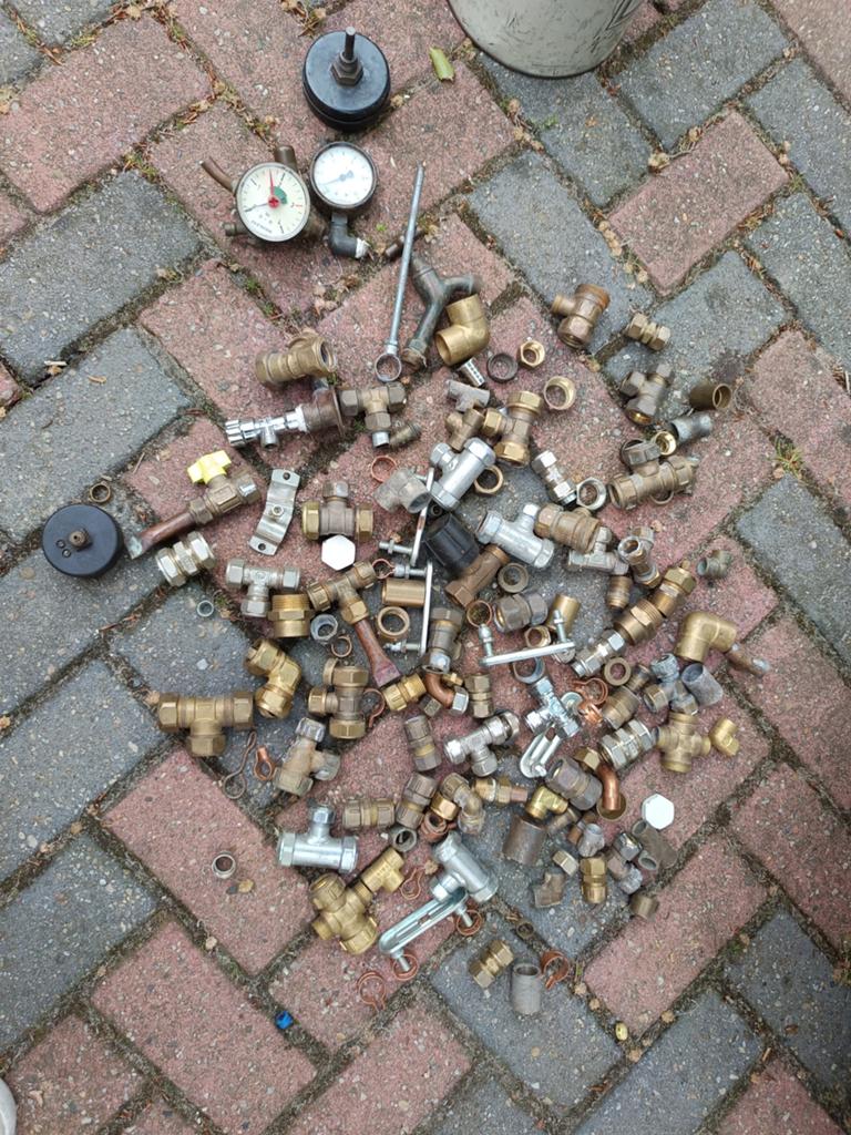 Grote verzameling messing en koperen koppelstukken en meters, Ophalen of Verzenden, Gebruikt, Koper, Overige typen