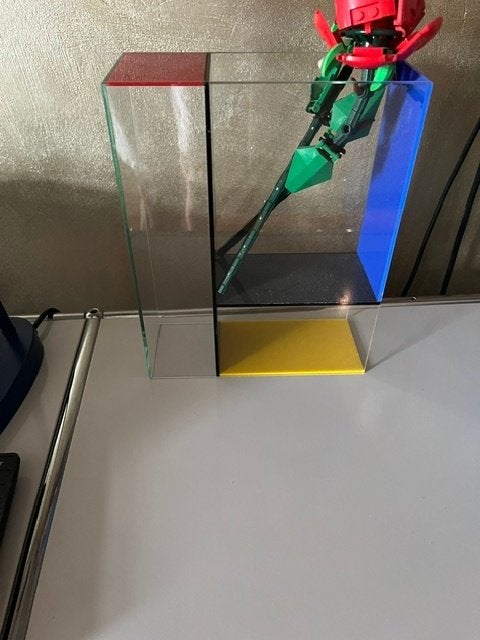 Mondri Primario Plexiglas Vaas – Frank Kerdil voor Moma, Ophalen, Vaas, Meerkleurig, Kunststof