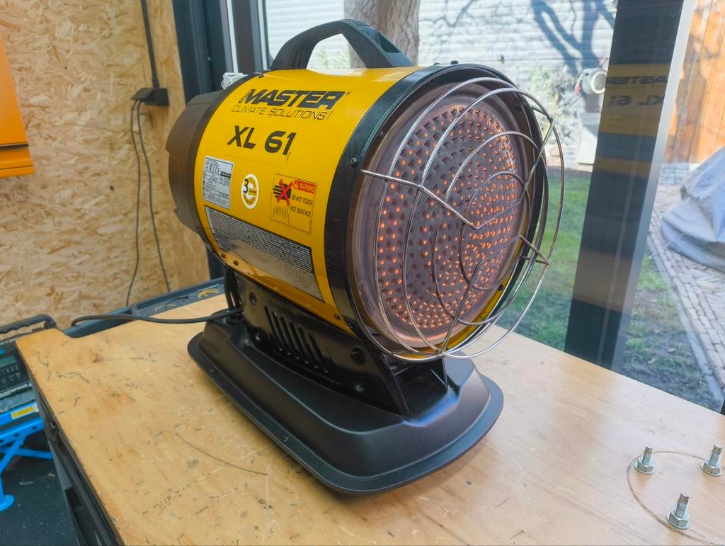 Master XL61 infrarood heater, Doe-het-zelf en Verbouw, Ophalen, 60 tot 150 cm, Kachel, 30 tot 80 cm