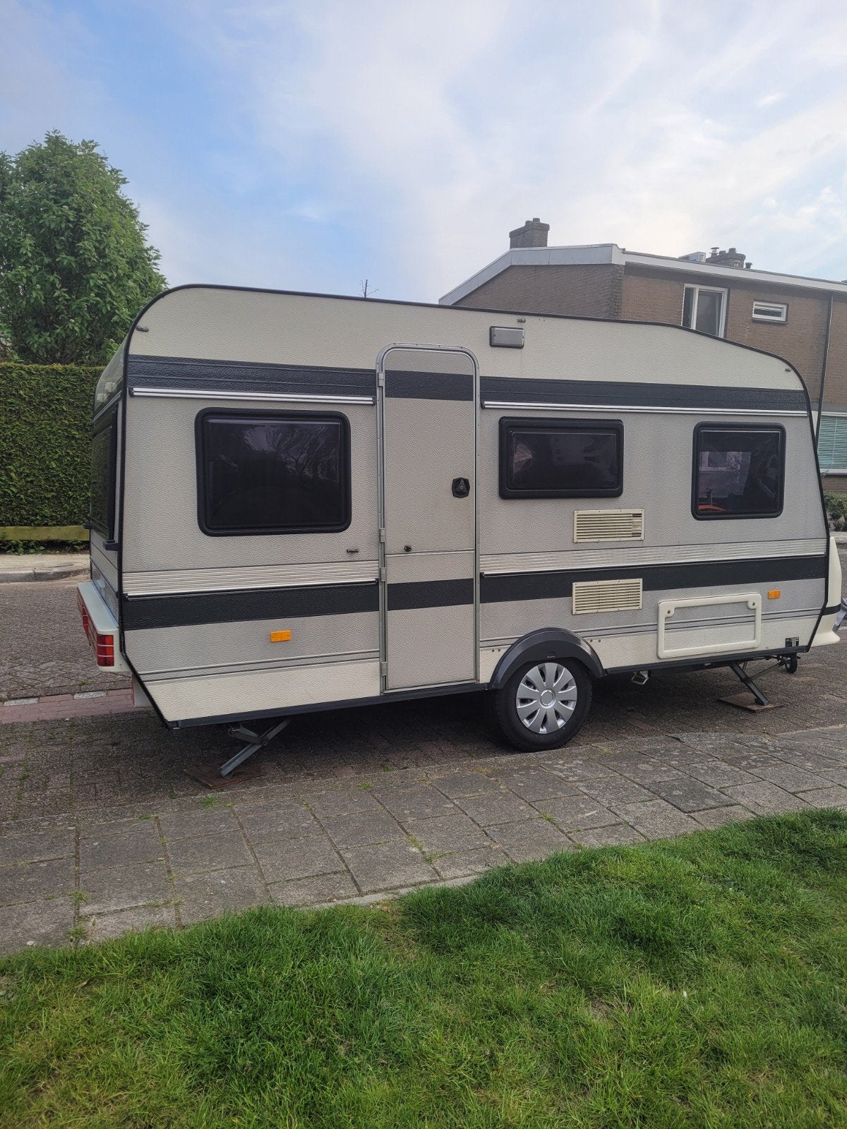 Caravan hobby 1993 opgeknapt met voortent, Vast bed, Hobby, Koelkast, Treinzit