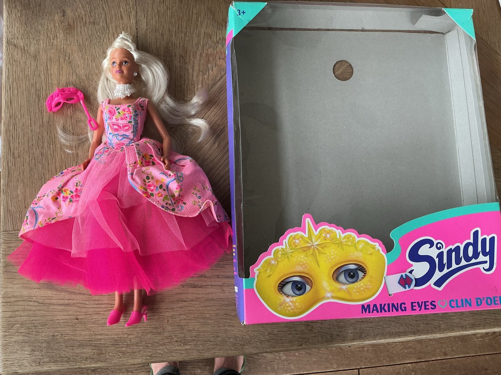 Sindy "Magic Eyes" Pop Hasbro 1995 - Met Doos, Ophalen of Verzenden, Gebruikt, Overige typen