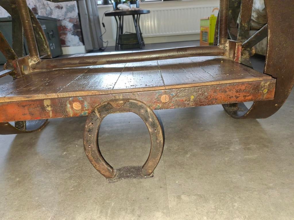 Mooie salontafel van hout en metaal stoer voor in de mancave, Tuin en Terras, Ophalen
