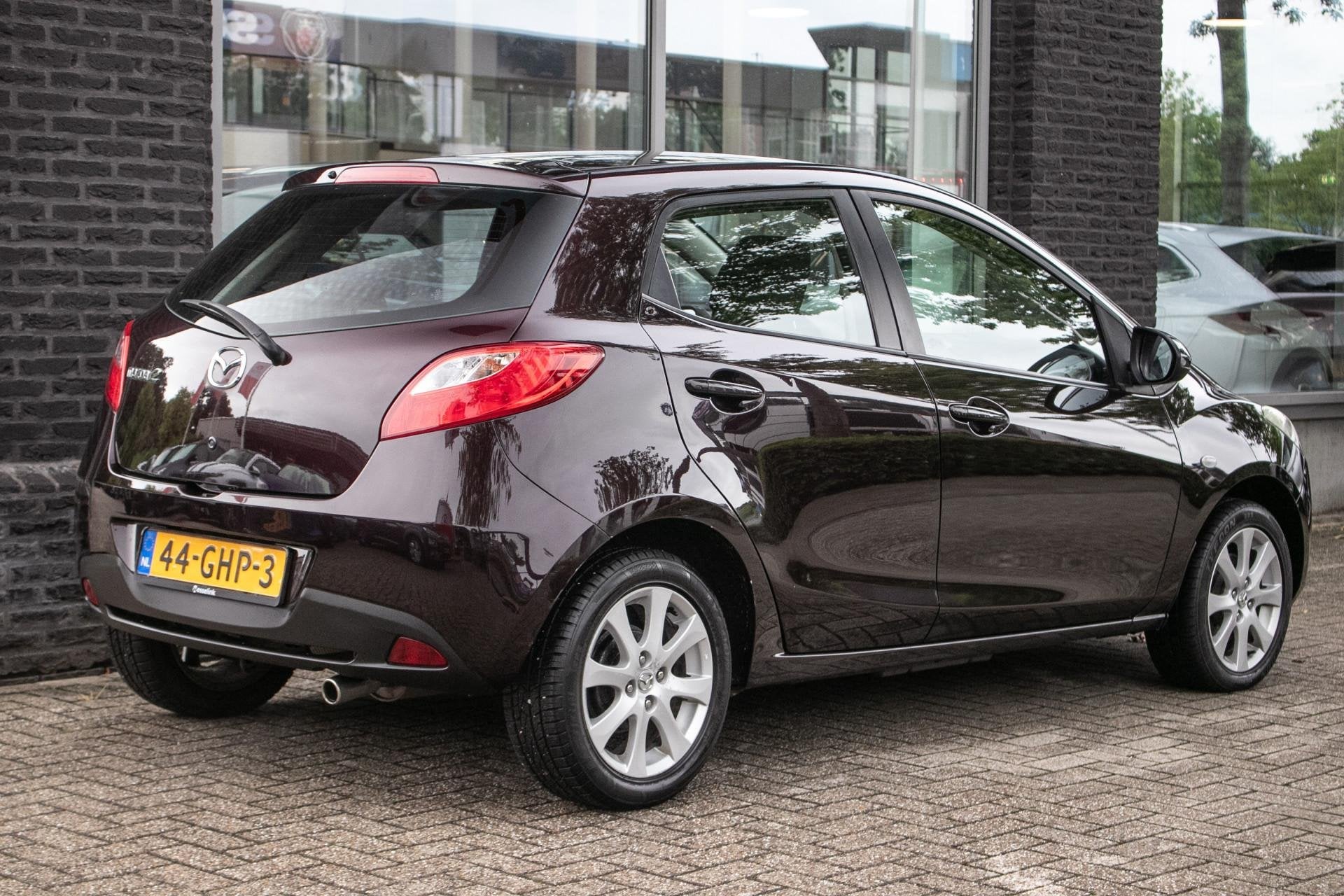 Mazda 2 1.3 S-VT Touring - Airco | Stoelverw | Lichtmetaal |, Voorwielaandrijving, Stof, Gebruikt, 31 €/maand