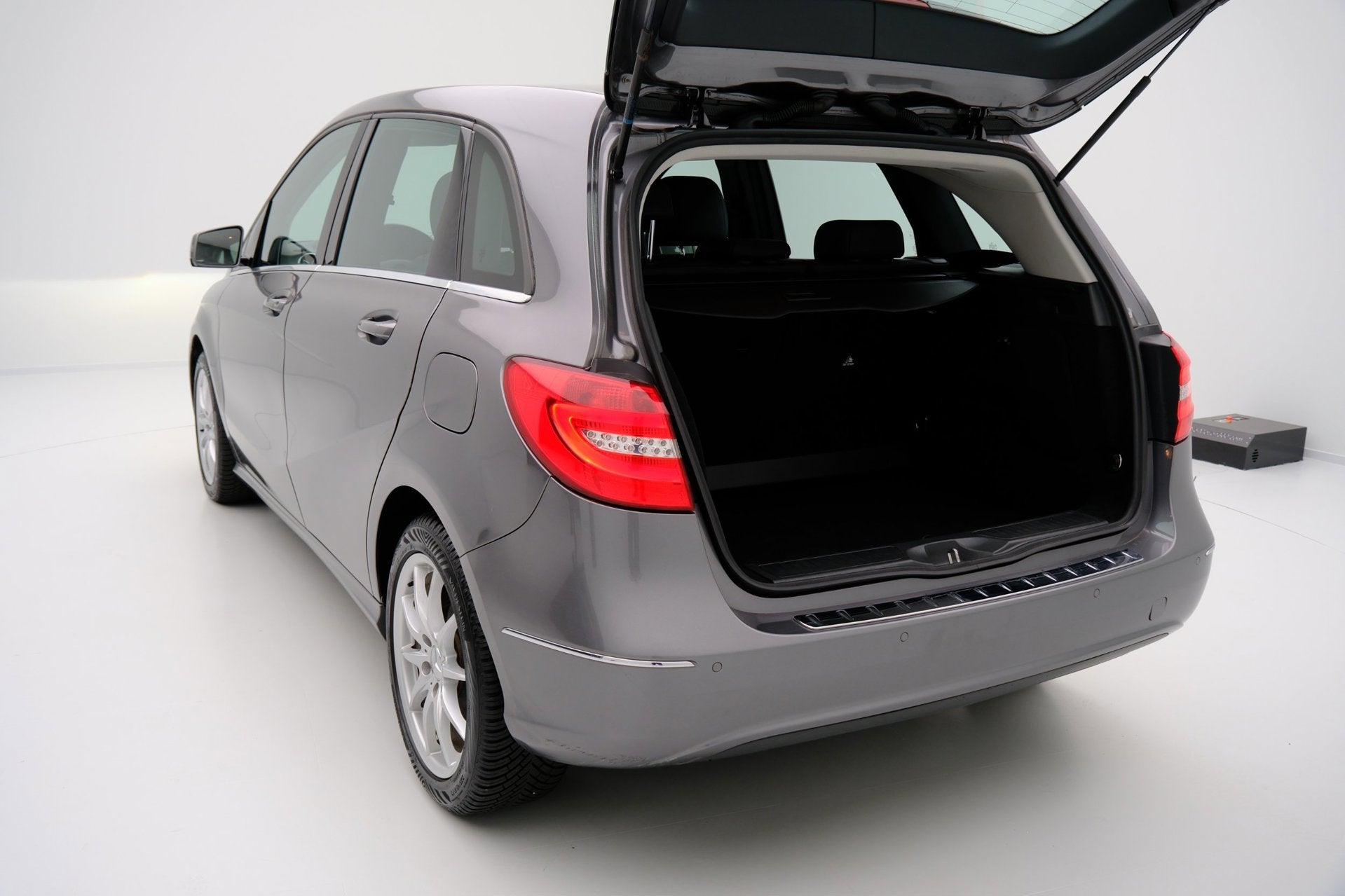 Foto 9 van Mercedes-Benz B-klasse 180 Ambition Xenon|Navi|Leder|LMV