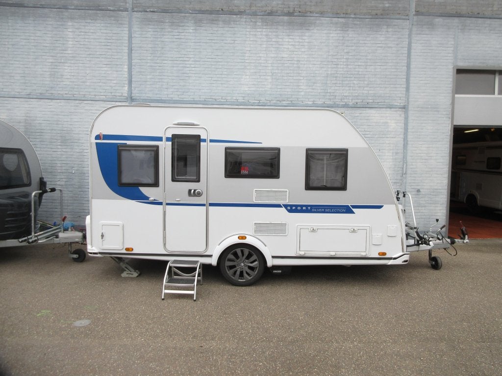 Knaus Sport Silver Selection 400 QD MET MOVER EN VOORTENT, Caravans en Kamperen, Dwarsbed, Treinzit, Tot en met 3, Knaus