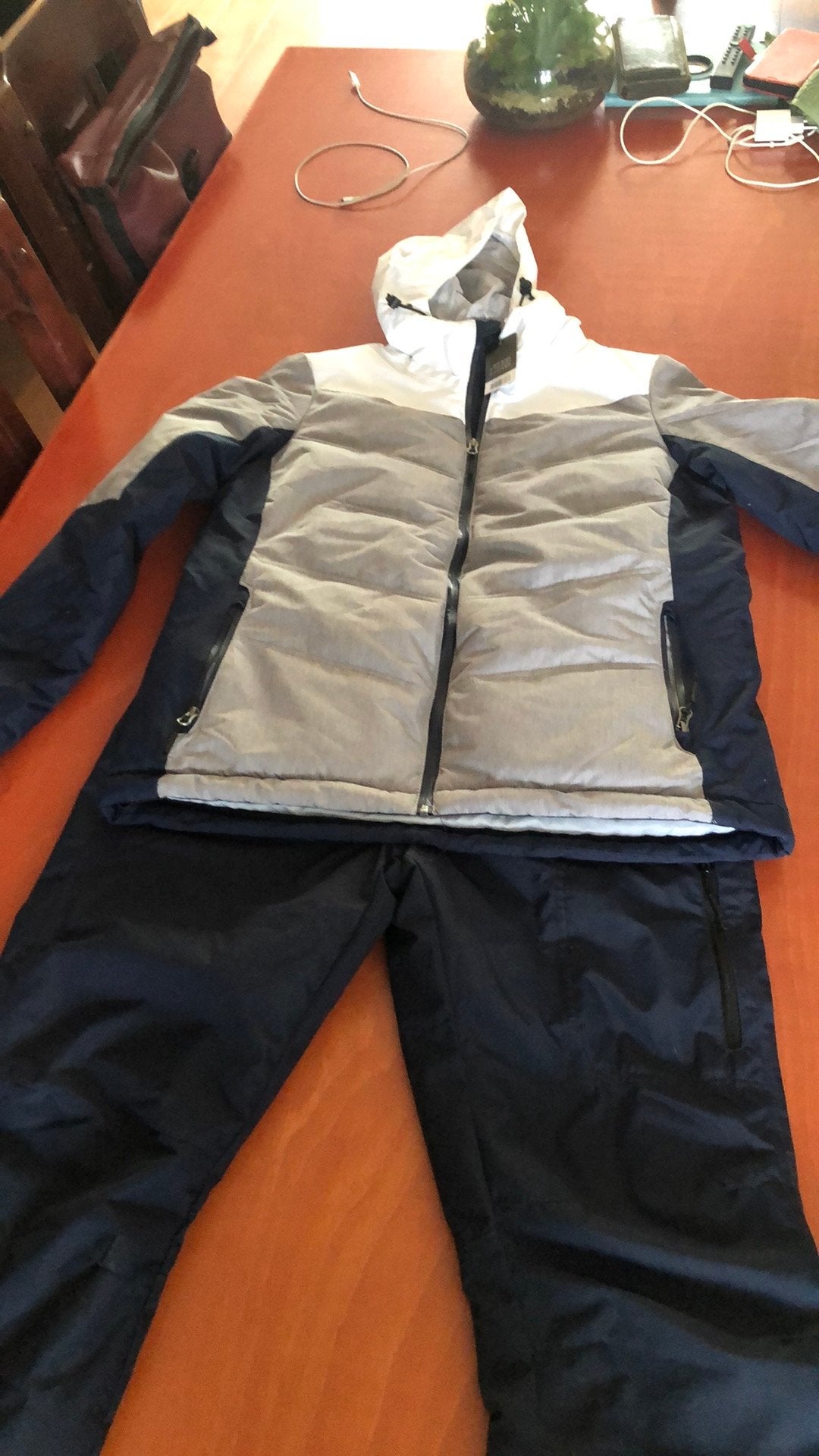Skipak jas en broek, Kleding | Dames, Wintersportkleding, Ophalen, Zo goed als nieuw, Maat 38/40 (M), Pak