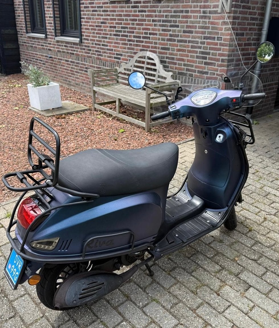 BTC Riva sport Scooter kameleon, Fietsen en Brommers, Snorfietsen en Snorscooters, Zo goed als nieuw, Benzine, Ophalen, Overige merken