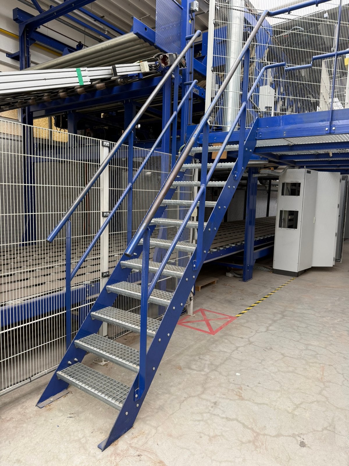 Industriële stalen trap 225 cm hoog Bordestrap Magazijntrap, Doe-het-zelf en Verbouw, Ladders en Trappen, Ophalen, Gebruikt, Trap