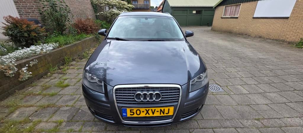 Audi A3 1.6 Sportback 75KW AUT 2007 Grijs, Auto's, Audi, Stof, 680 kg, 4 cilinders, 1200 kg