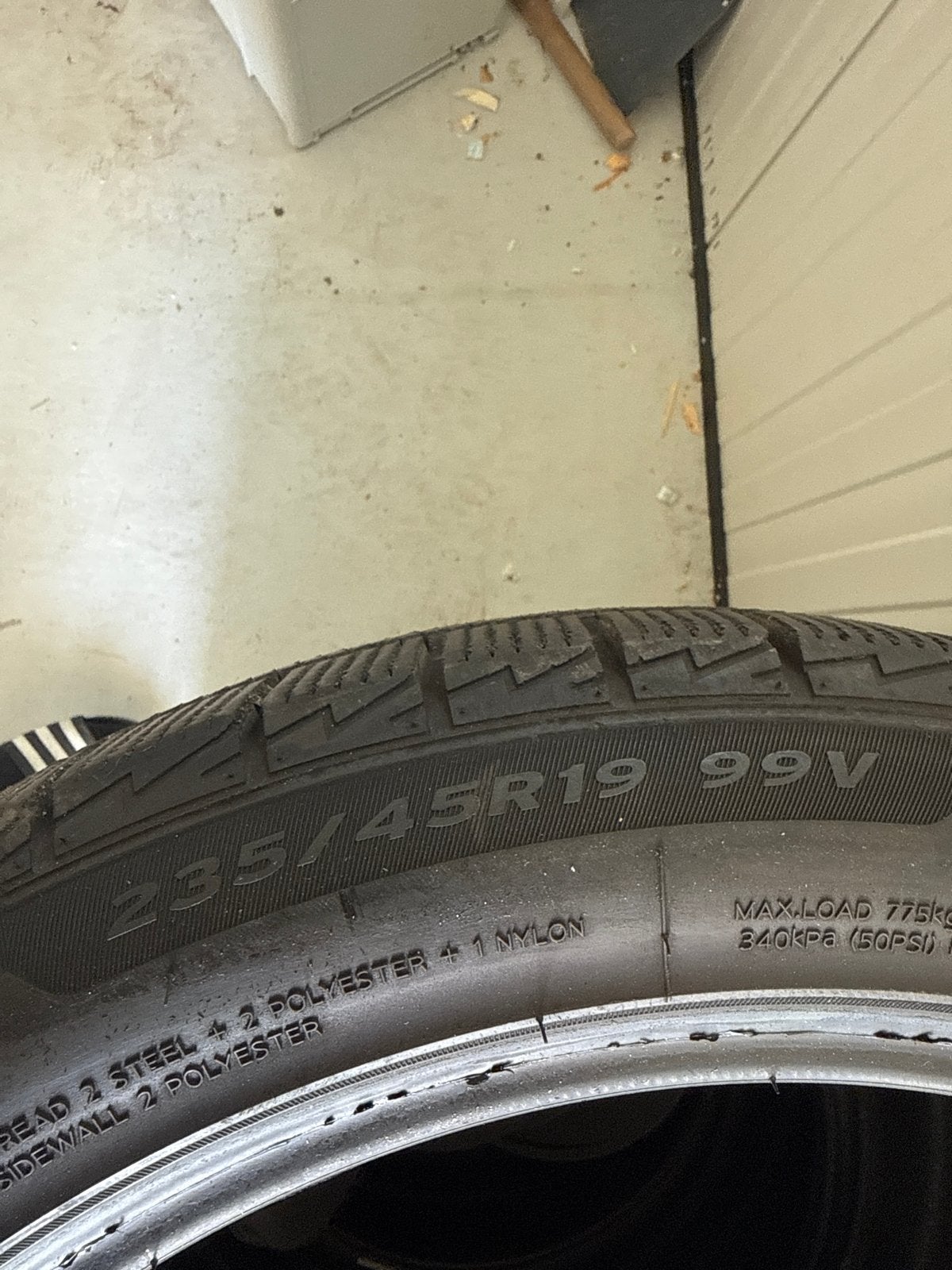 Superia Bluewin UHP3 Winterbanden 265/45R19 99V, Auto-onderdelen, 265 mm, Nieuw, Winterbanden, Band(en)