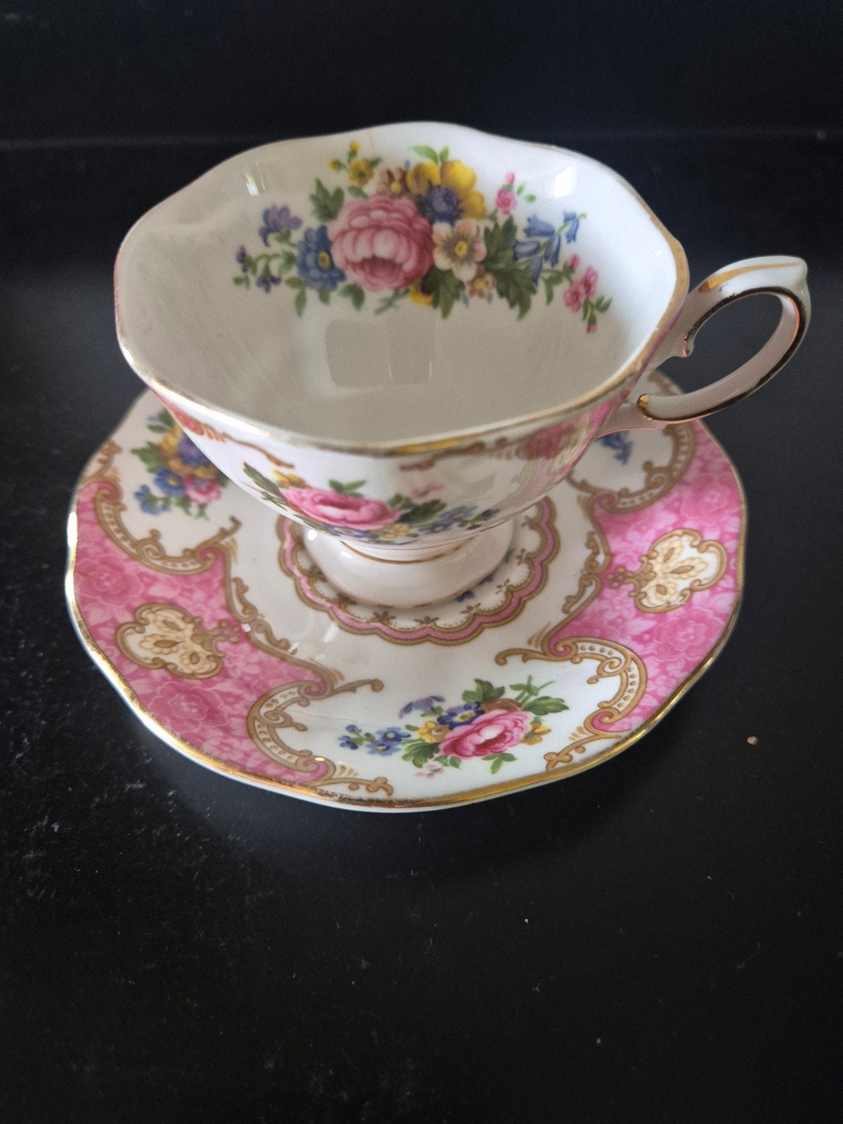 Lady Carlyle royal albert porselein, Ophalen of Verzenden, Gebruikt, Porselein, Kop en/of schotel