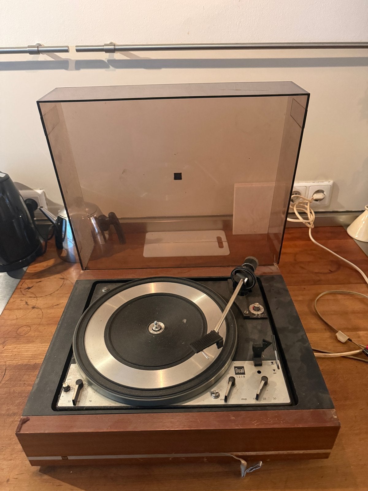 Dual 1218 Platenspeler met stofkap, Audio, Tv en Foto, Platenspelers, Automatisch, Ophalen of Verzenden, Platenspeler, Niet werkend
