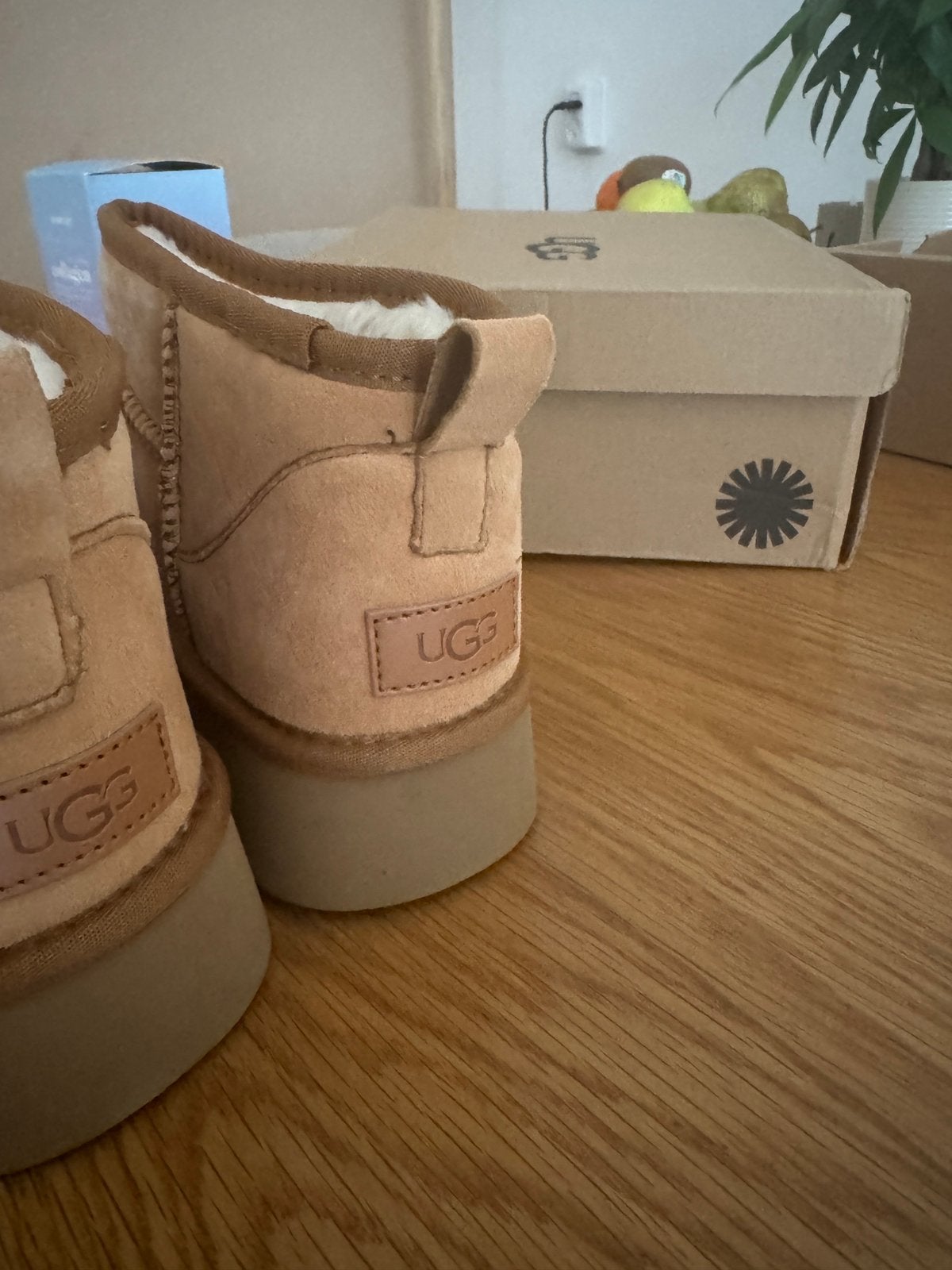 Bruine ugg, Bruin, Snowboots, Nieuw, Ophalen of Verzenden