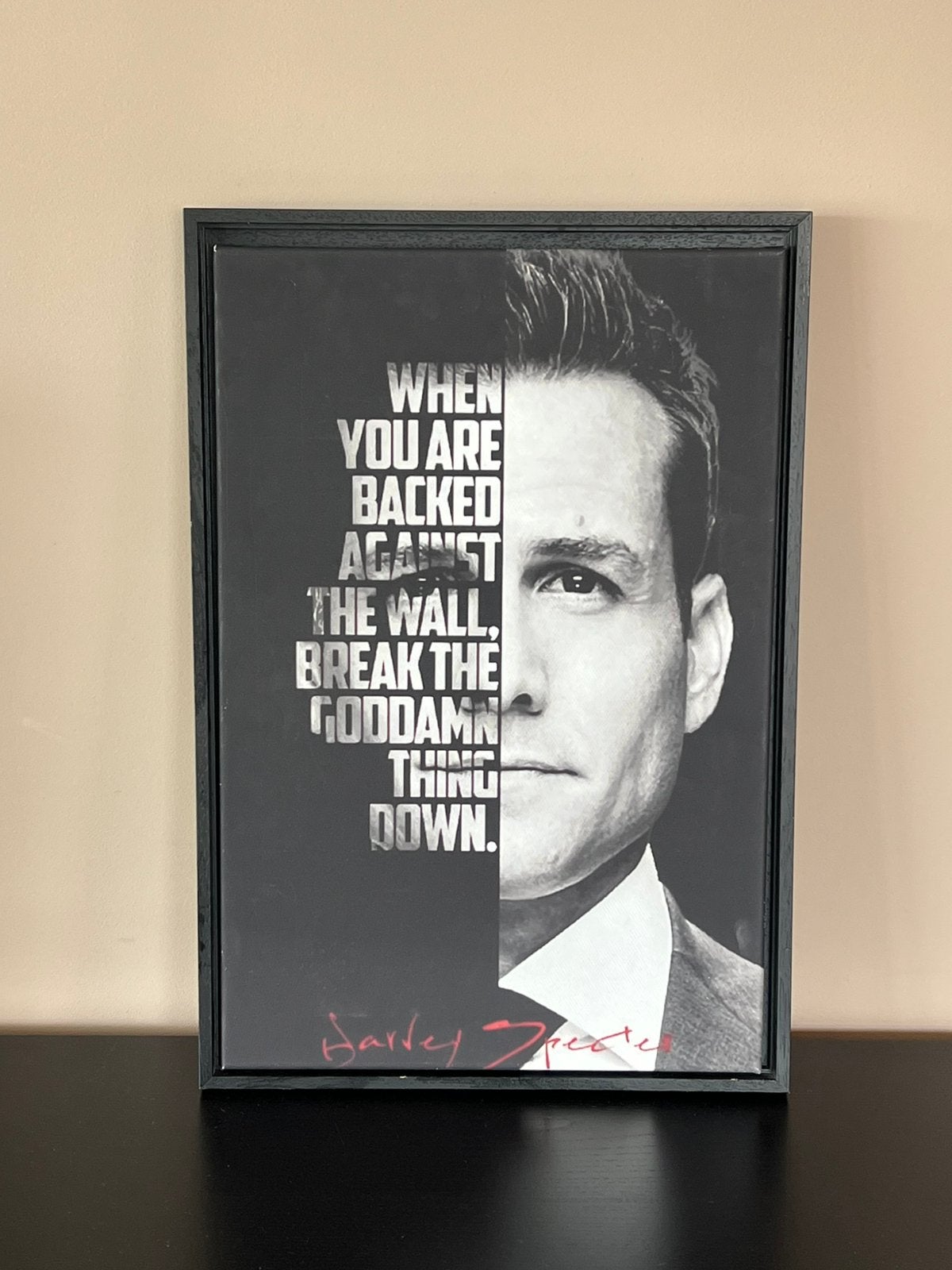 Wallfield Canvas Harvey Specter 40x60 – zwarte lijst, Huis en Inrichting, Woonaccessoires | Schilderijen, Tekeningen en Foto's