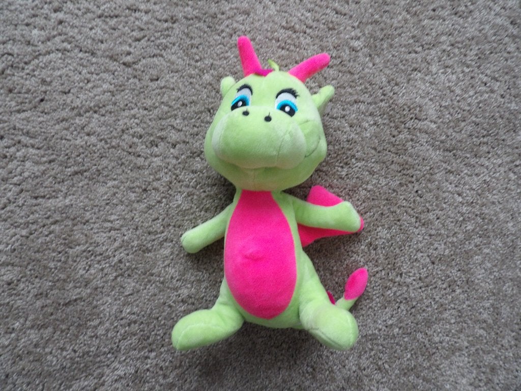 NIEUW 1 groen met rose zachte knuffel DINOSAURUS 31 cm, Ophalen of Verzenden, Nieuw, Overige typen