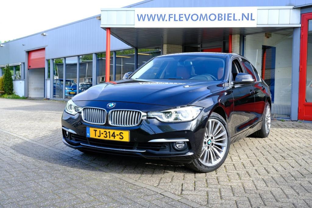 BMW 3-serie 320i Luxury Edition Aut. Leder|LED|Clima|Cruise|, Auto's, Automaat, 1998 cc, Achterwielaandrijving, Euro 6
