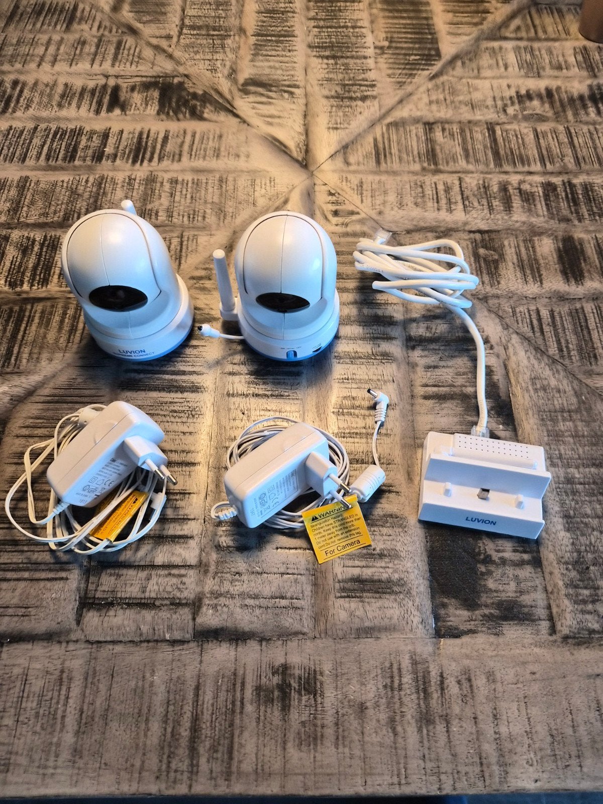 Luvion Supreme Connect camera's (2x) + docking station, Kinderen en Baby's, Babyfoons, Ophalen of Verzenden