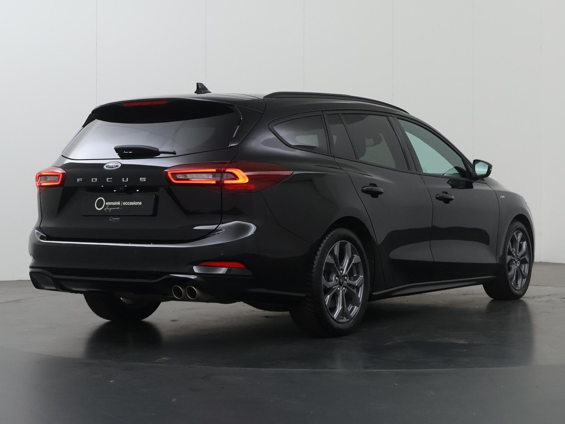 Ford Focus 1.0 EcoBoost Hybrid ST Line X | Afneembare Trekha, Stof, Gebruikt, Zwart, 155 pk