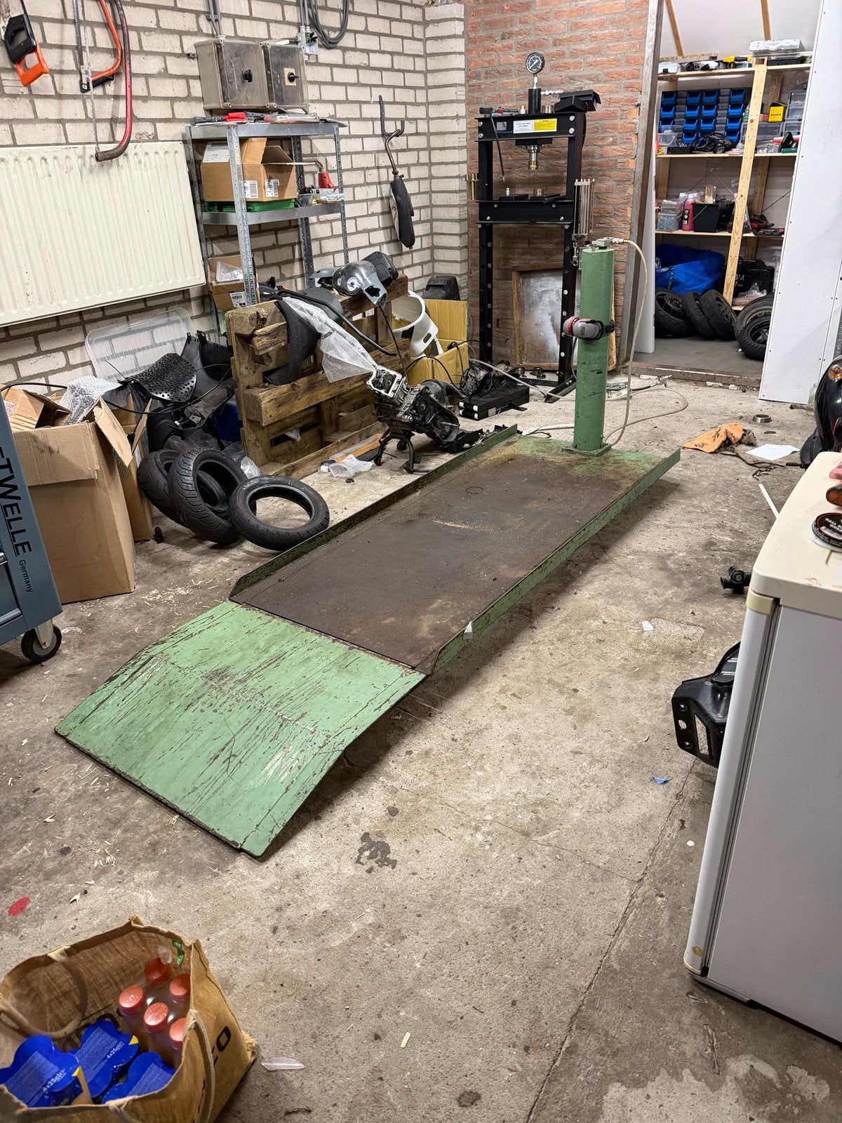 Robuuste motorfiets hefbrug - Werkplaatslift, Motoren, Ophalen, Gebruikt