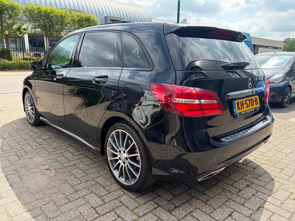 Mercedes-Benz B-klasse 180 AMG Night Edition Plus|Automaat|P, 12 maanden, 1325 kg, Gebruikt, 4 cilinders