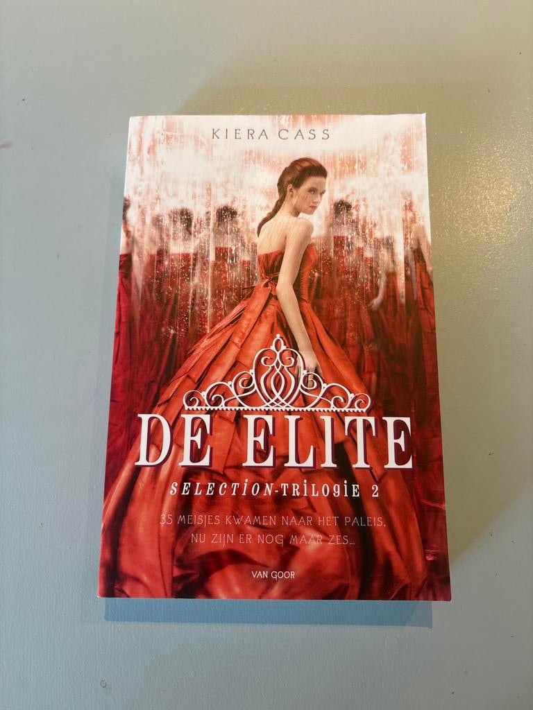 De Elite - Selection Trilogie 2 - Kiera Cass, Ophalen of Verzenden, Zo goed als nieuw, Nederland