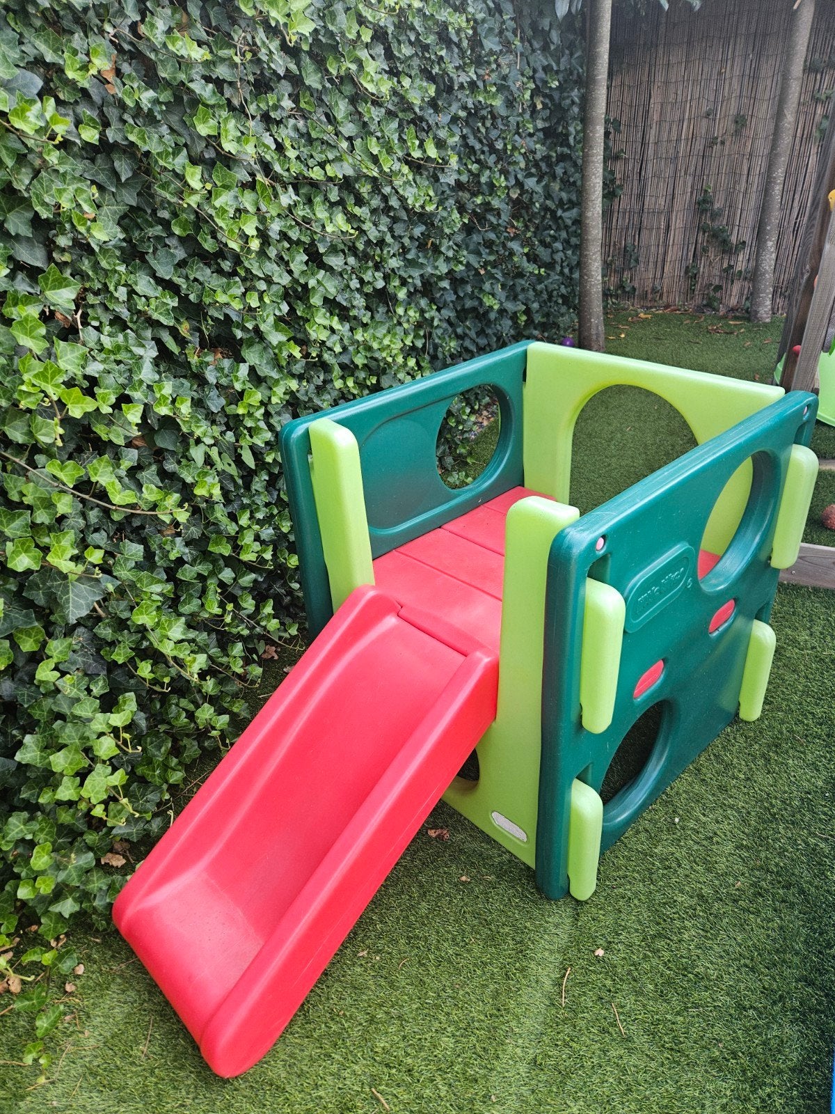 Little Tikes speeltoestel met glijbaan, Kinderen en Baby's, Speelgoed | Buiten | Speeltoestellen, Ophalen, Zo goed als nieuw, Klimwand
