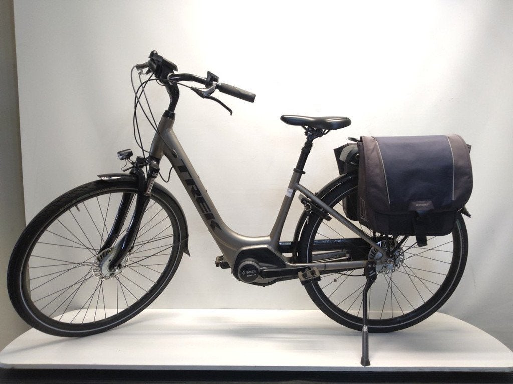Trek District+ 3 Lowstep S Matte Gunmetal 400WH Dames Matte, Overige merken, Gebruikt, -, - 0
-, NL