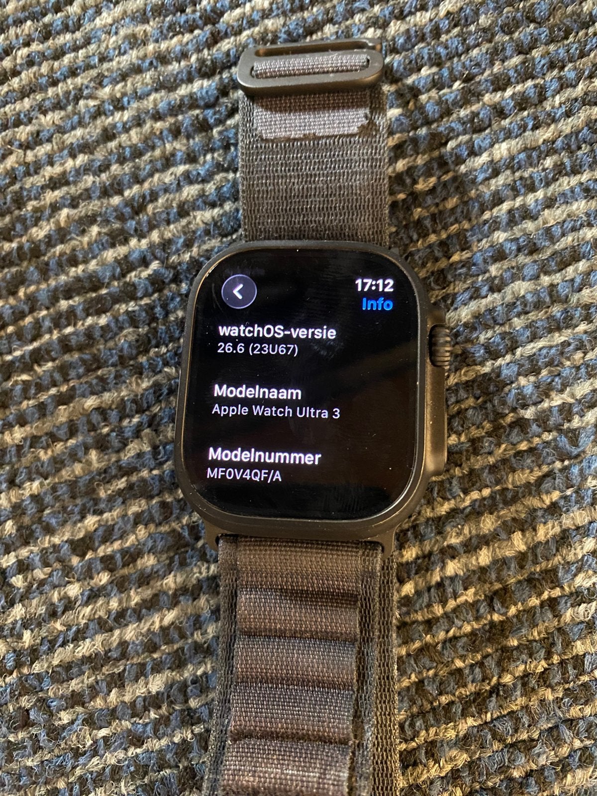 Apple Watch Ultra 3 (Zwart Titanium) + Volledige Garantie, Sieraden, Tassen en Uiterlijk, Apple Watch ⌚️, Zwart, IOS, Ophalen of Verzenden