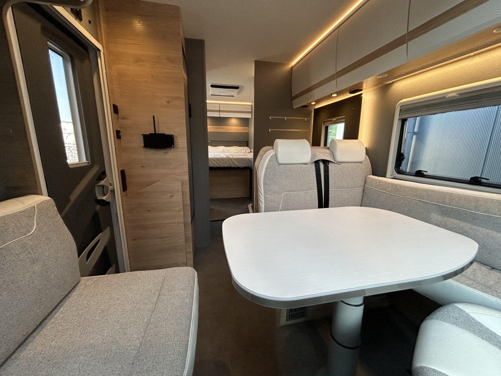 Dethleffs Just Camp T 7052 DBM + Airco, Caravans en Kamperen, Campers, Automaat, Fiat, Bedrijf, Diesel