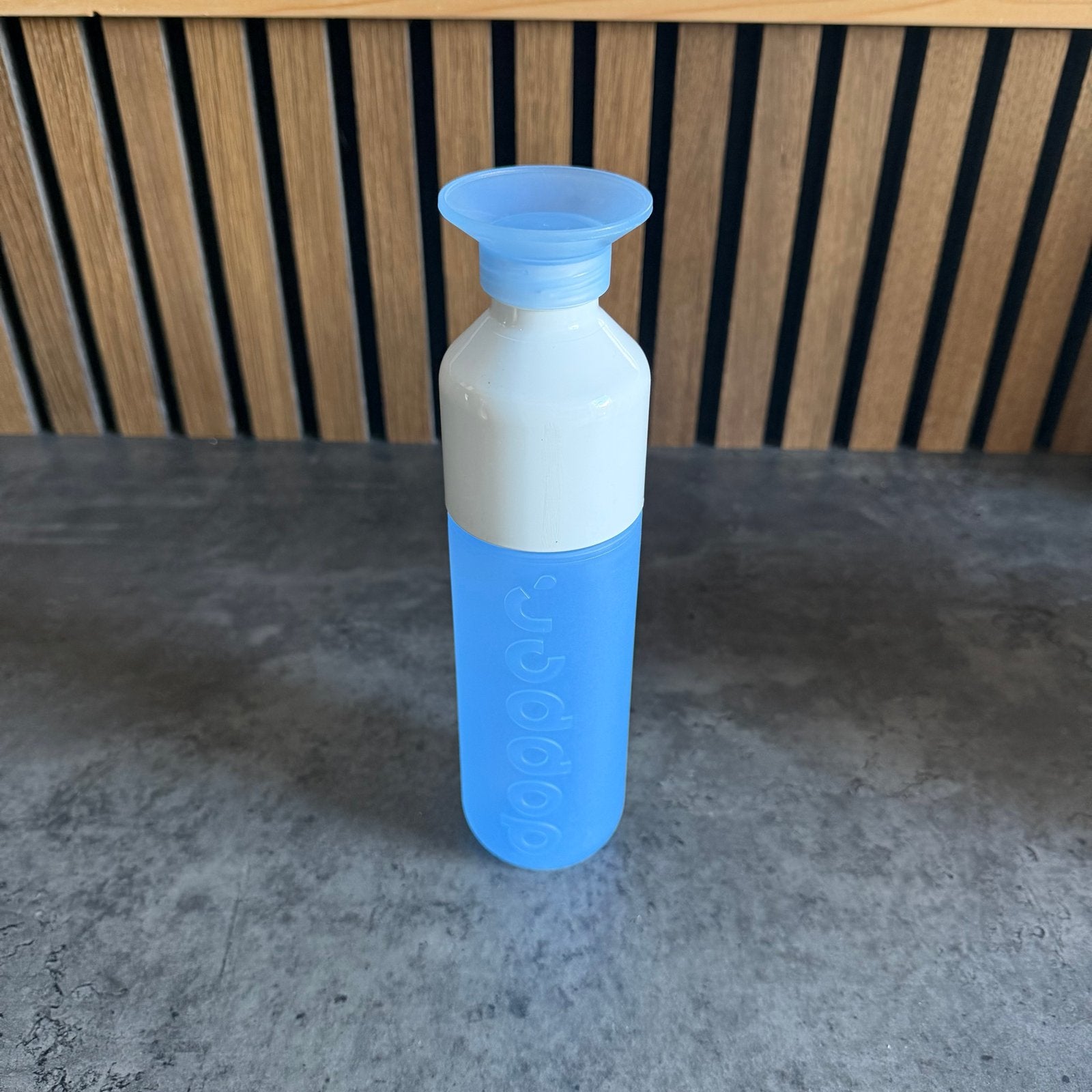 Dopper waterfles - Blauw/Wit - Nieuw, Kunststof, Ophalen of Verzenden, Zo goed als nieuw, Overige merken