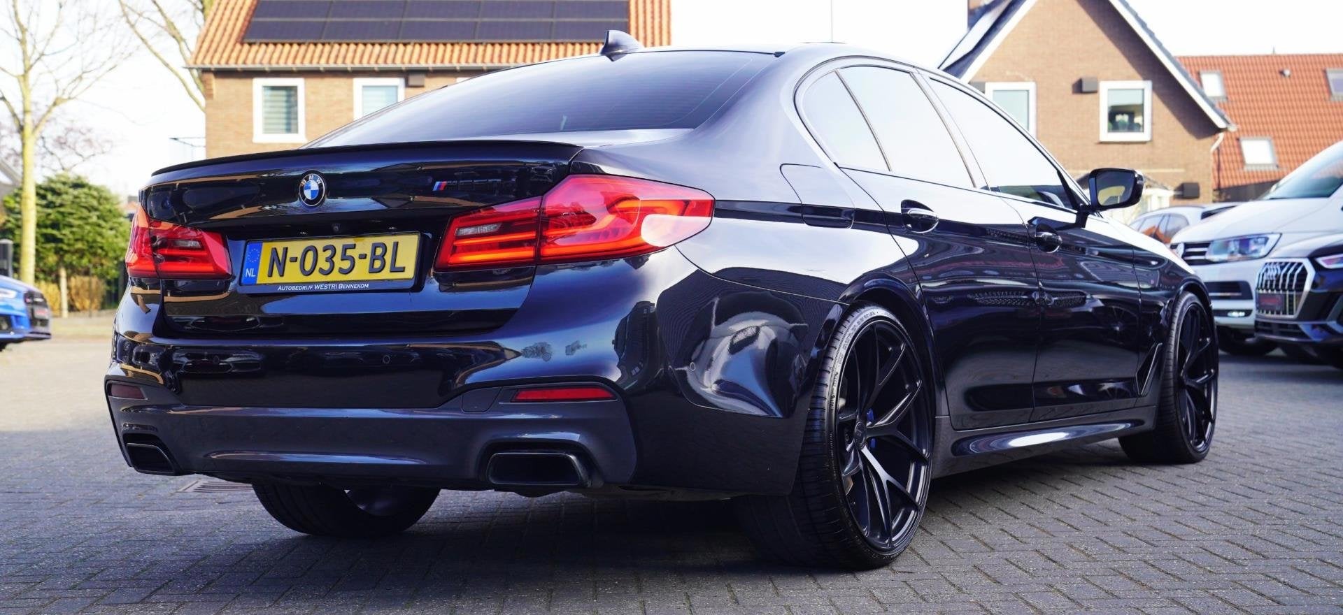 BMW 5-serie M550d xDrive| Schuifdak | Stoelkoeling | Adaptie, Auto's, Dealer onderhouden, Gebruikt, 2993 cc, 2000 kg