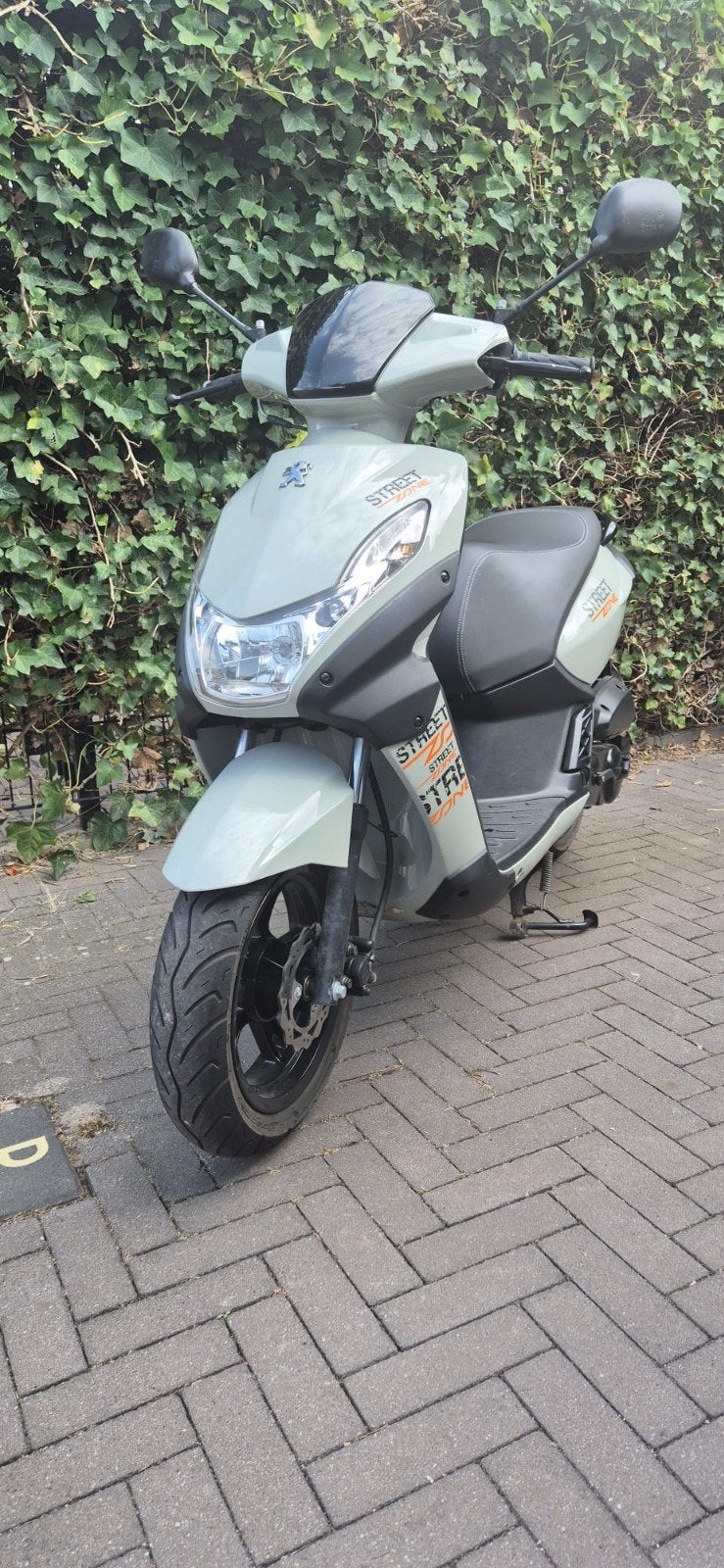 Peugeot Kisbee Streetzone scooter - Zo goed als nieuw, Ophalen, Zo goed als nieuw, Maximaal 25 km/u, Overige modellen
