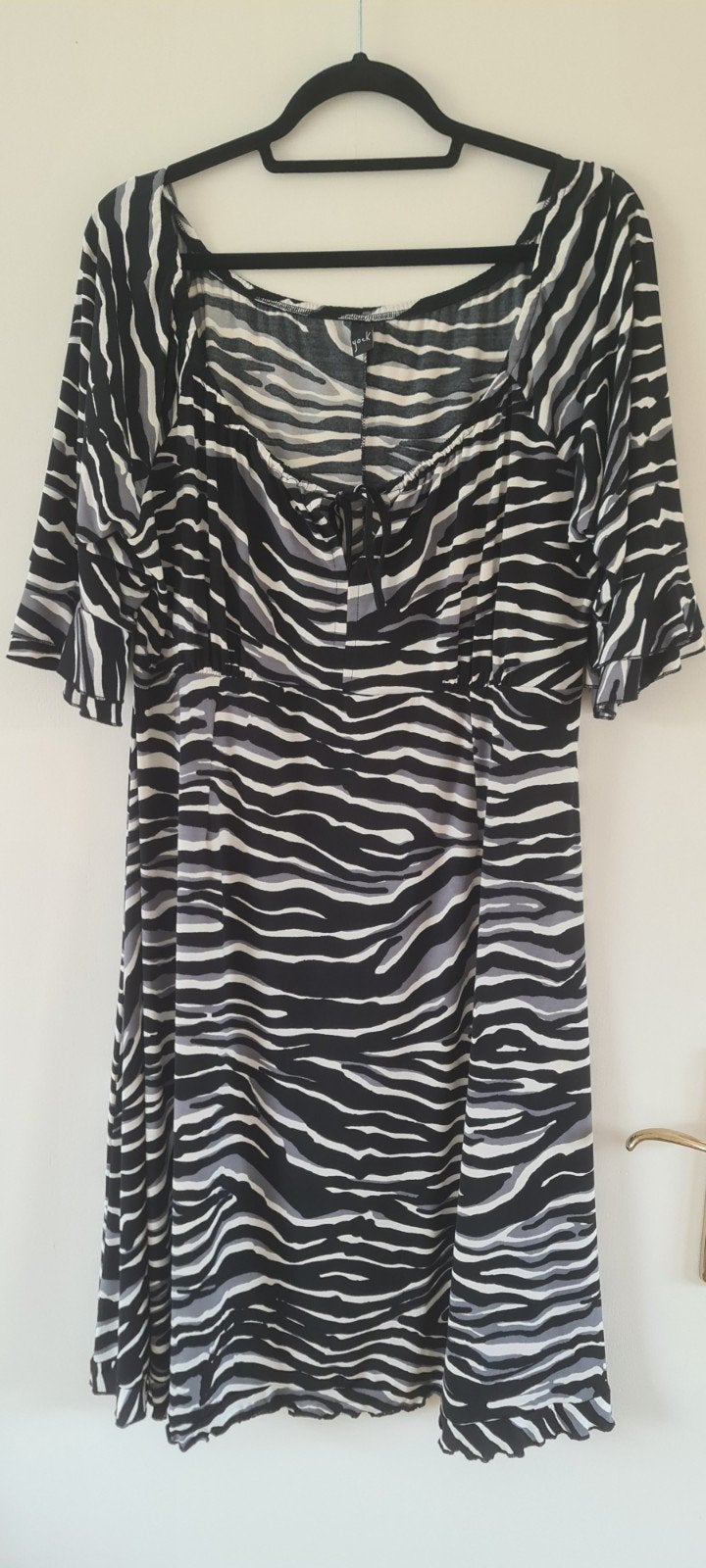 nieuwe jurk Yoek plussize L 46/48 zebra zwart wit streepjes, Yoek, Nieuw, Ophalen of Verzenden, Jurk