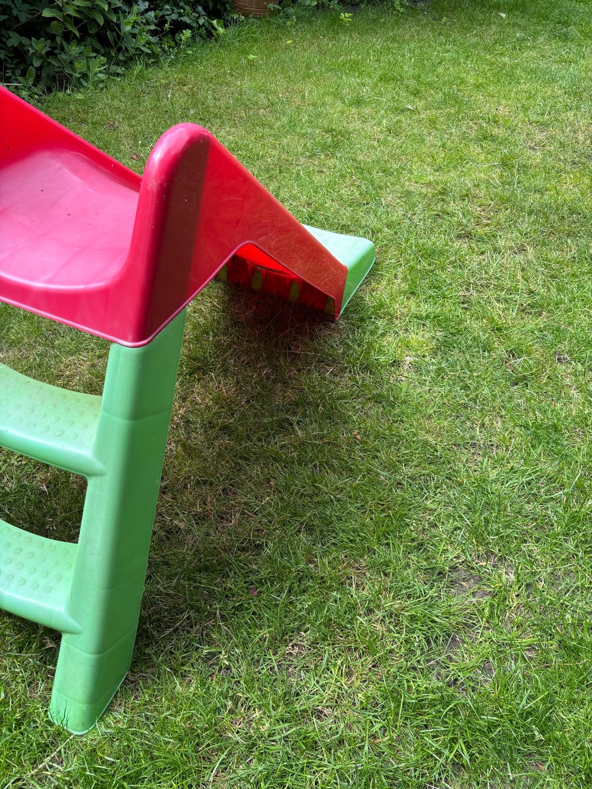 Baby-peuter glijbaan rood/groen, Ophalen, Gebruikt, Glijbaan