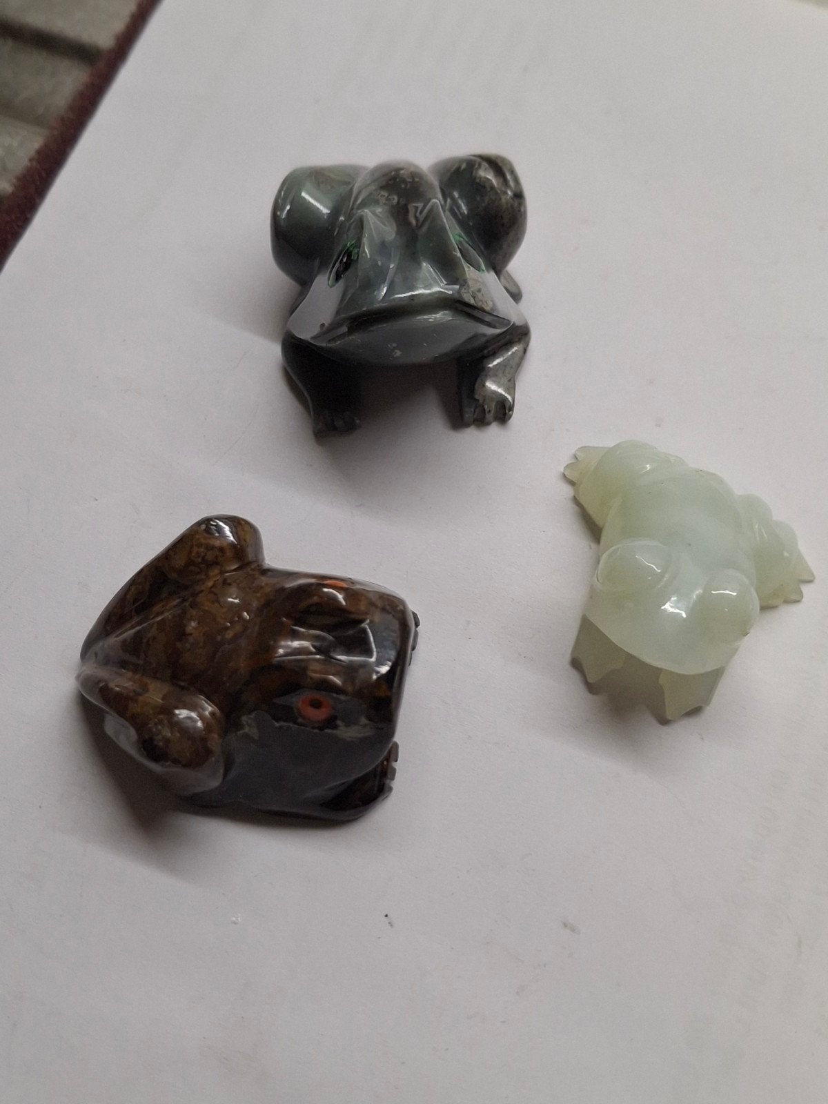 3 kikkers  edelsteen jade etc, Ophalen of Verzenden