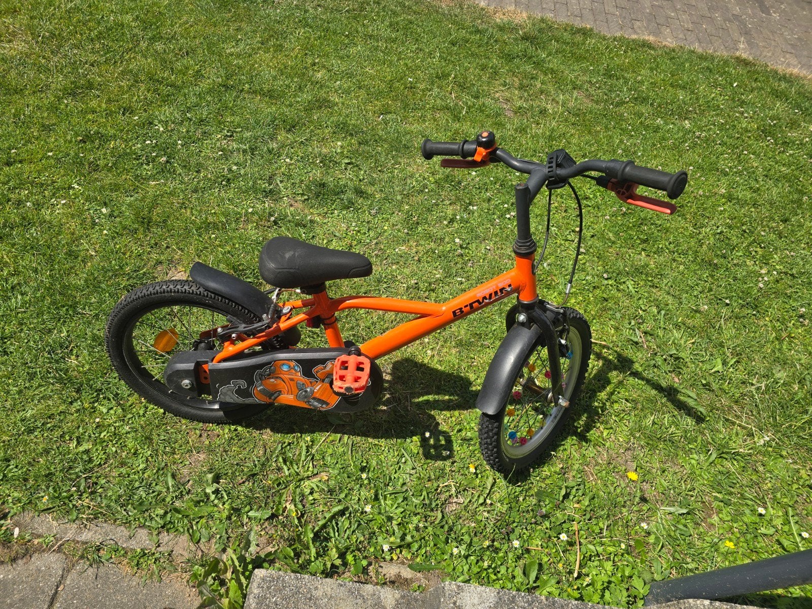 B'Twin kinderfiets 16 inch - Oranje, Velgrem, Ophalen of Verzenden, B'Twin, 16 tot 20 inch