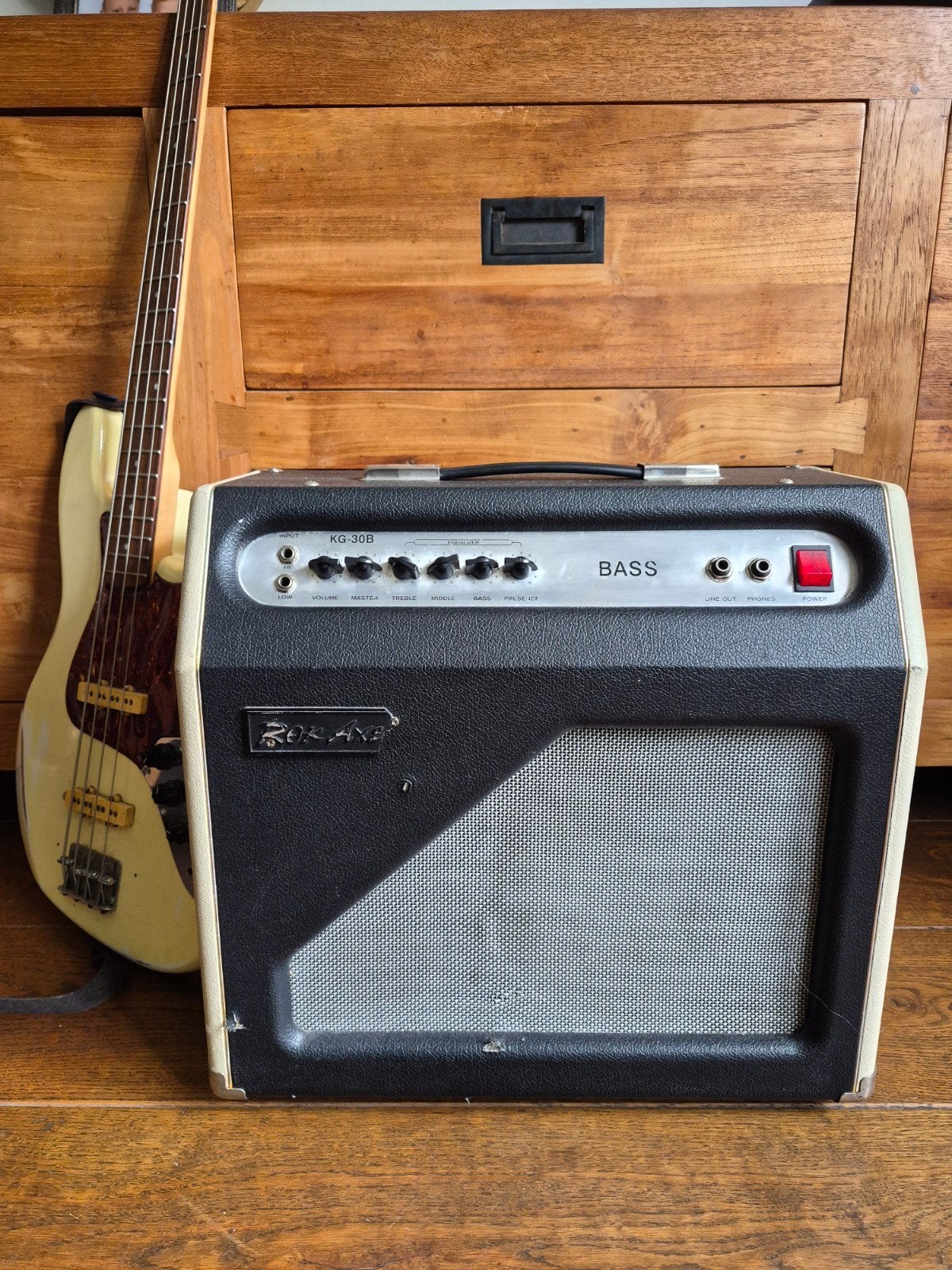 Vintage basversterker Rok Axe 30, Ophalen, Gebruikt, Minder dan 50 watt