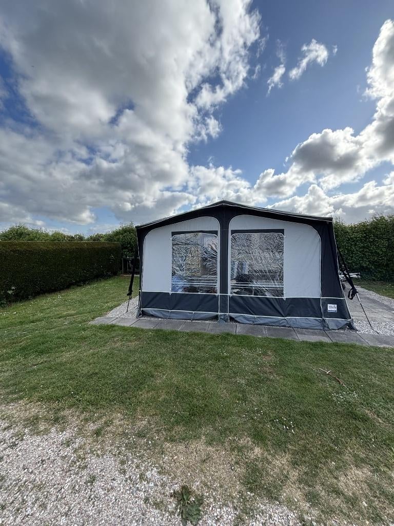 Caravan Chateau 390 C Carrat, Chateau, Omvormbare zithoek, 750 - 1000 kg, Particulier