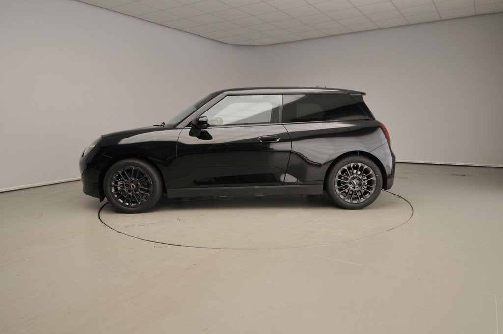 MINI 3-Deurs Cooper E Blackyard 40.7 kWh Head-Up | Getint Gl, Auto's, Mini, Stof, 41 kWh, Met garantie (alle), 4 stoelen