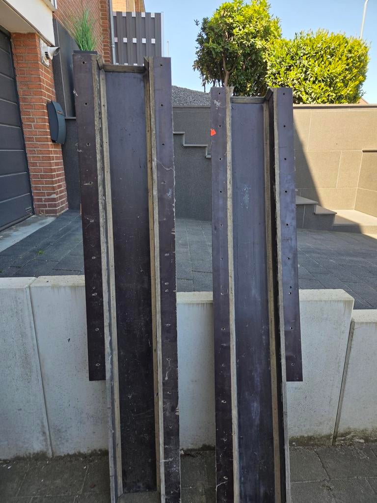 Gratis mallen van betonplex om betonpalen te storten, Ophalen, Hout, 200 cm of meer, 200 cm of meer