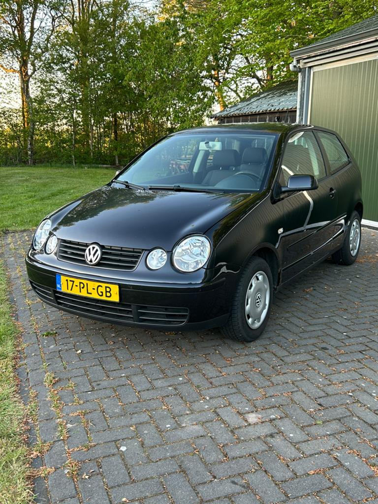 Volkswagen Polo 1.4 | motor defect | 2004, Auto diversen, Schadeauto's, Ophalen, Zwart, Handgeschakeld, 1390 cc