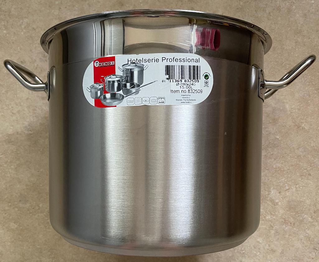 Hendi Profesioneel Hotel pannen + Le Creuset, Pannenset, Ophalen of Verzenden, Zo goed als nieuw, Rvs