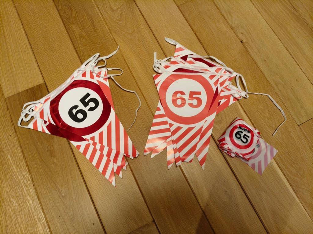 Slingers en afzetlint 65 jaar, Ophalen of Verzenden, Zo goed als nieuw, Versiering, Verjaardag