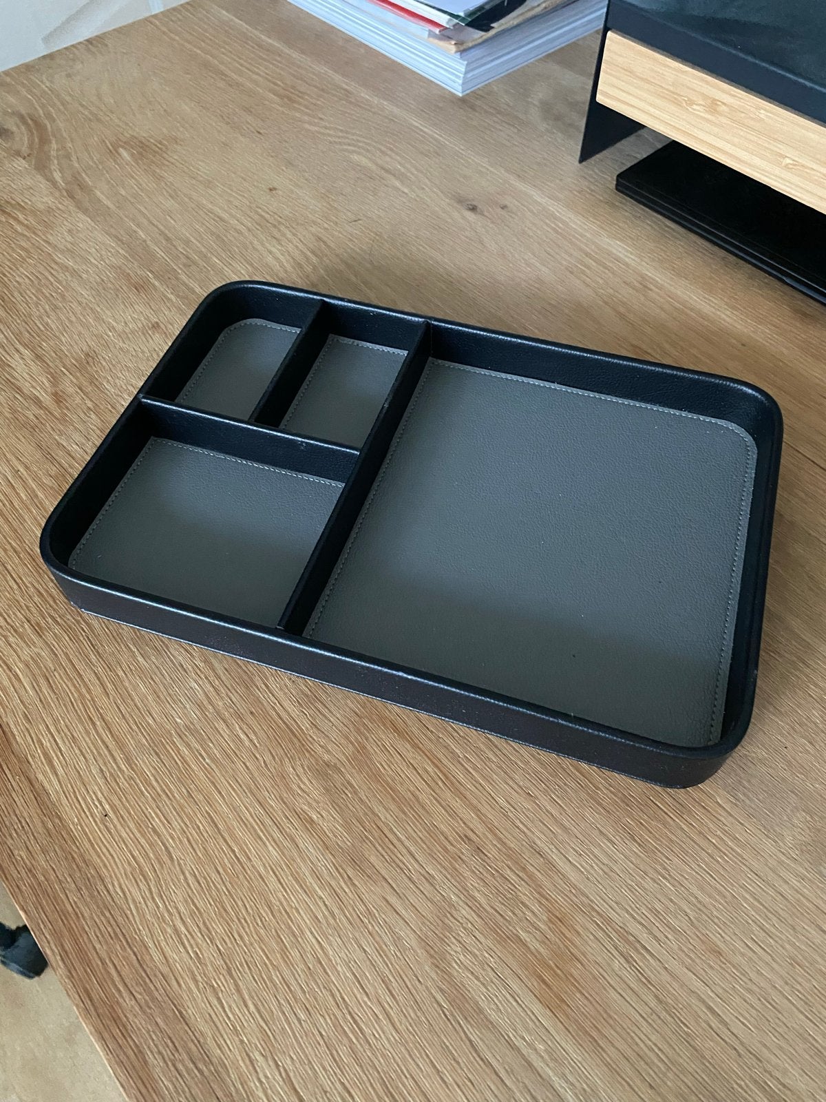 Leren bureau organizer / valet tray, Zwart, Leer, Ophalen of Verzenden, Zo goed als nieuw