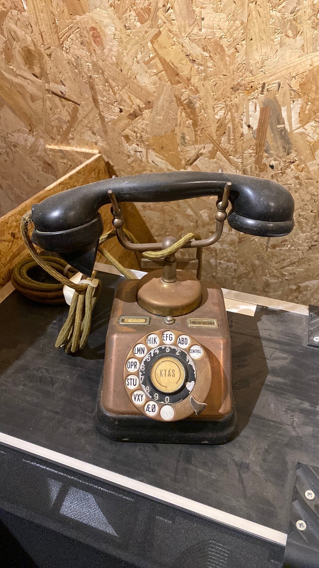 Vintage draaischijf telefoon, Ophalen, Zo goed als nieuw, Bakeliet