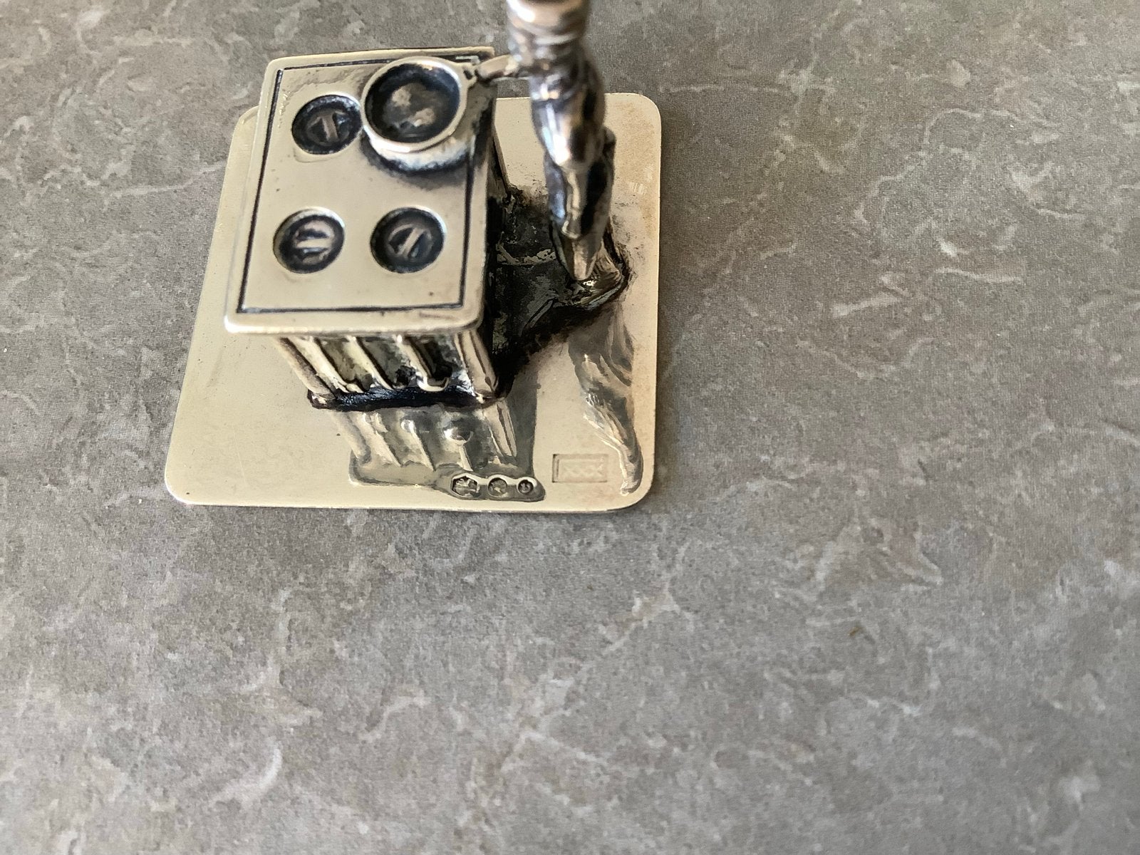 Zilveren miniatuur kok aan fornuis, Antiek en Kunst, Ophalen, Zilver