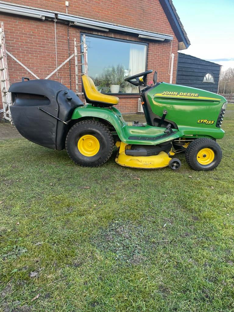 John Deere LT 155 - Super nette staat!, Tuin en Terras, Zitmaaiers, Ophalen of Verzenden, Zo goed als nieuw, Opvangzak
