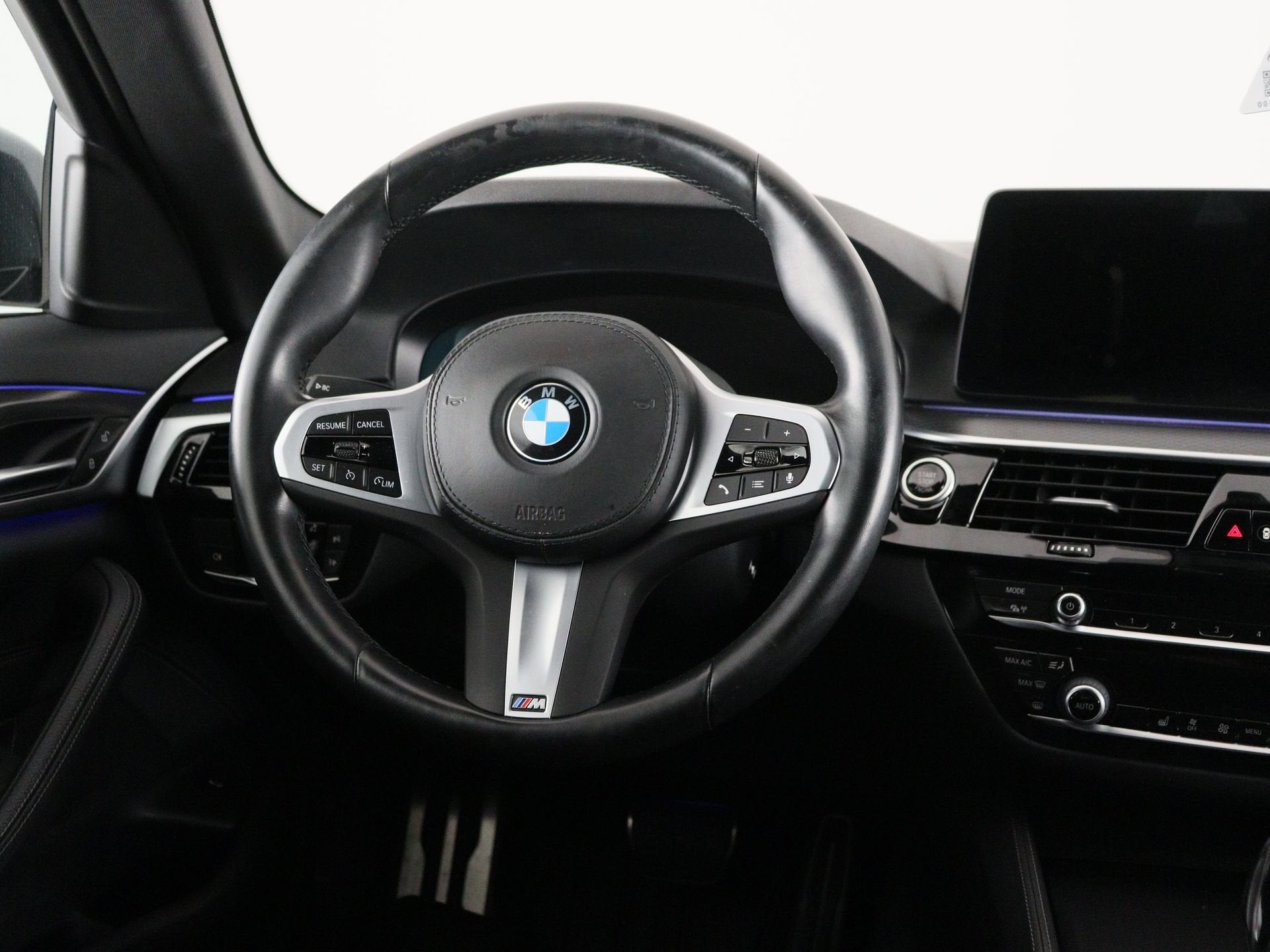 BMW 5 Serie 520i Business Edition Plus M Sport (bj 2023), Auto's, Achterwielaandrijving, 4 cilinders, Overige brandstoffen, Zwart